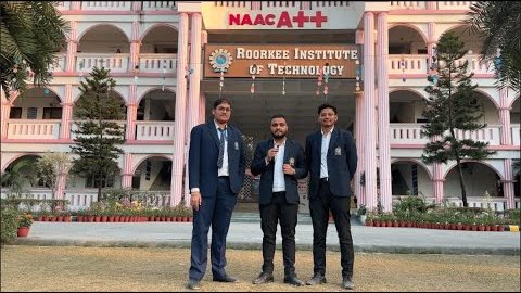 Team Visum outside Roorkee Institute of Technology